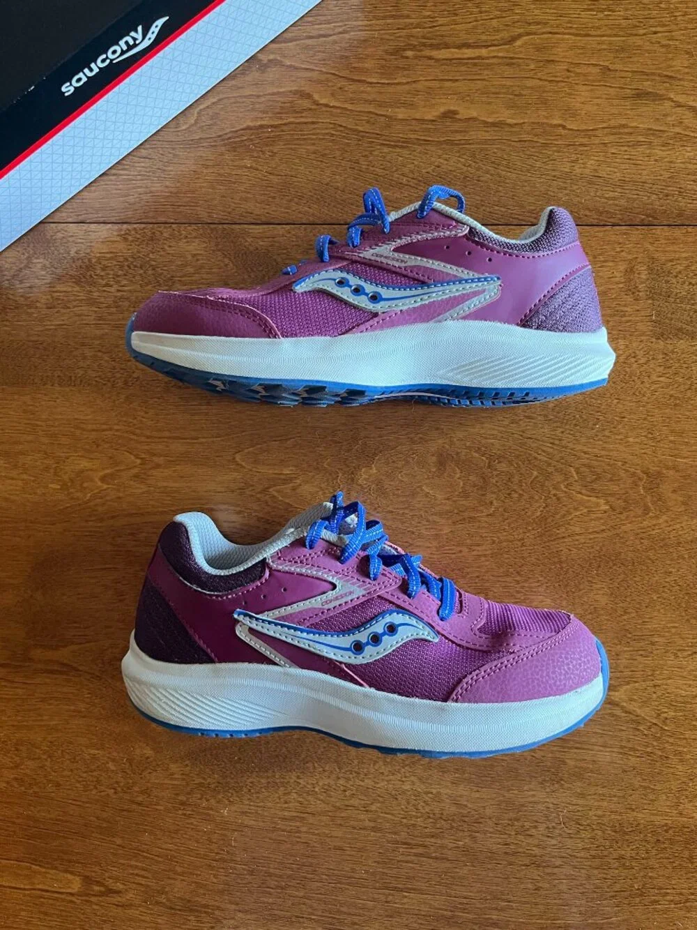 Saucony Cohesion plum sneakers 3Y